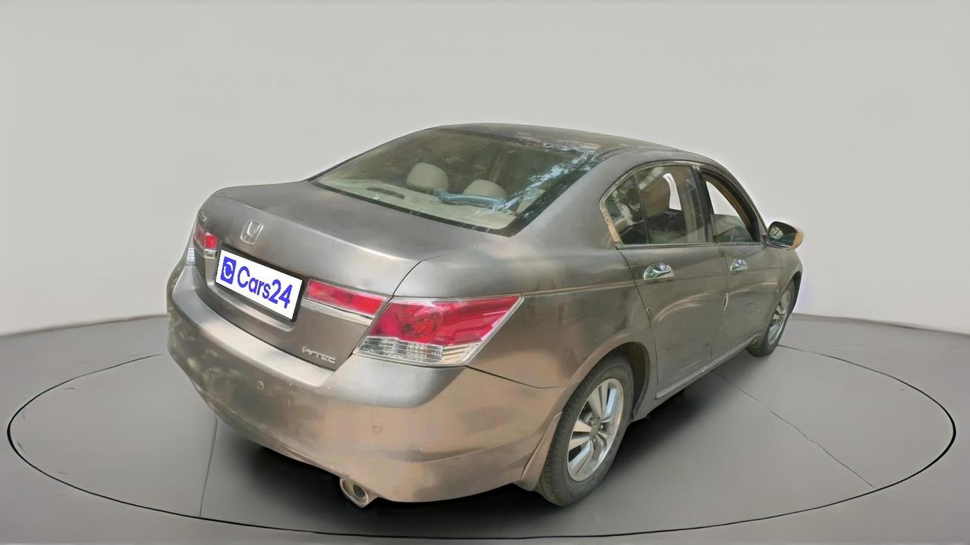 2013 Honda Accord 2.4L I-VTEC AT, Petrol, Automatic, 1,00,382 km, exterior