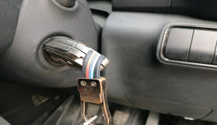 2021 KIA SONET HTE 1.2, Petrol, Manual, 46,250 km, interior