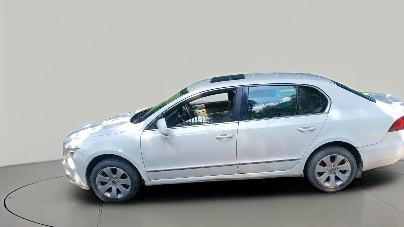 2011 Skoda Superb AMBITION 1.8 TSI MT, Petrol, Manual, 55,529 km, exterior