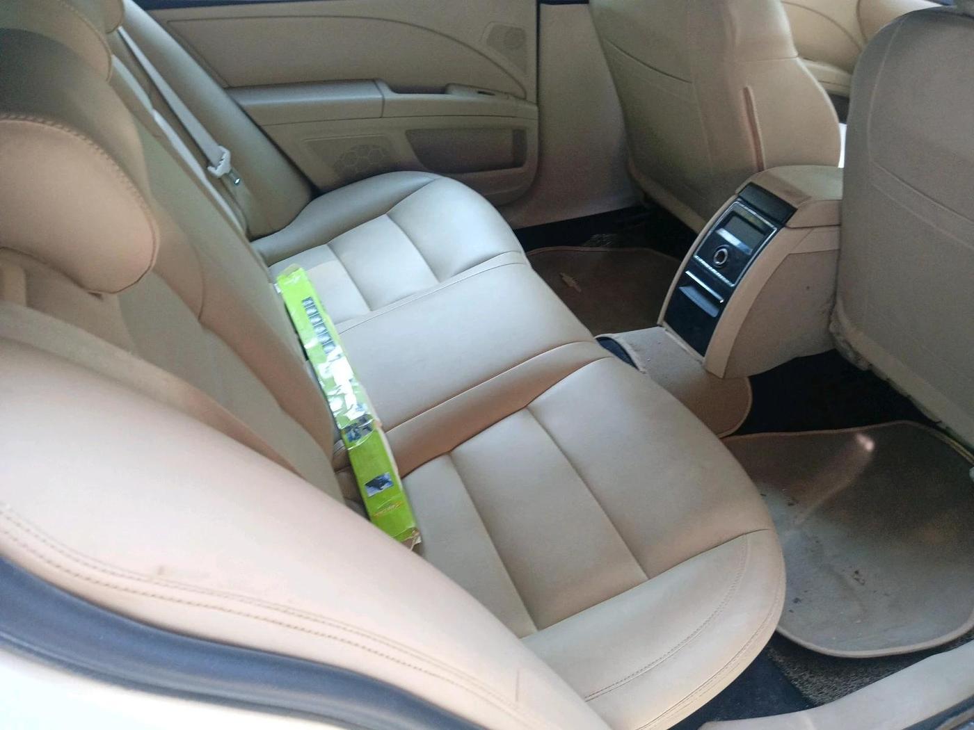 2011 Skoda Superb AMBITION 1.8 TSI MT, Petrol, Manual, 55,529 km, interior