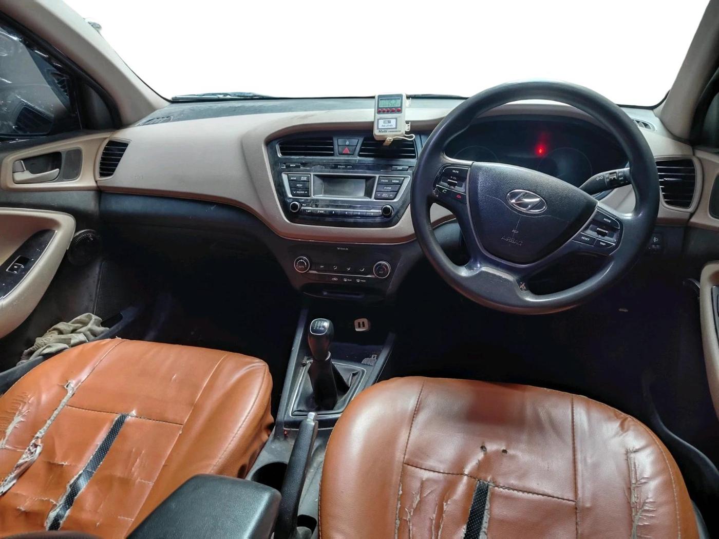 2016 Hyundai Elite i20 SPORTZ 1.2, Petrol, Manual, 1,24,587 km, interior