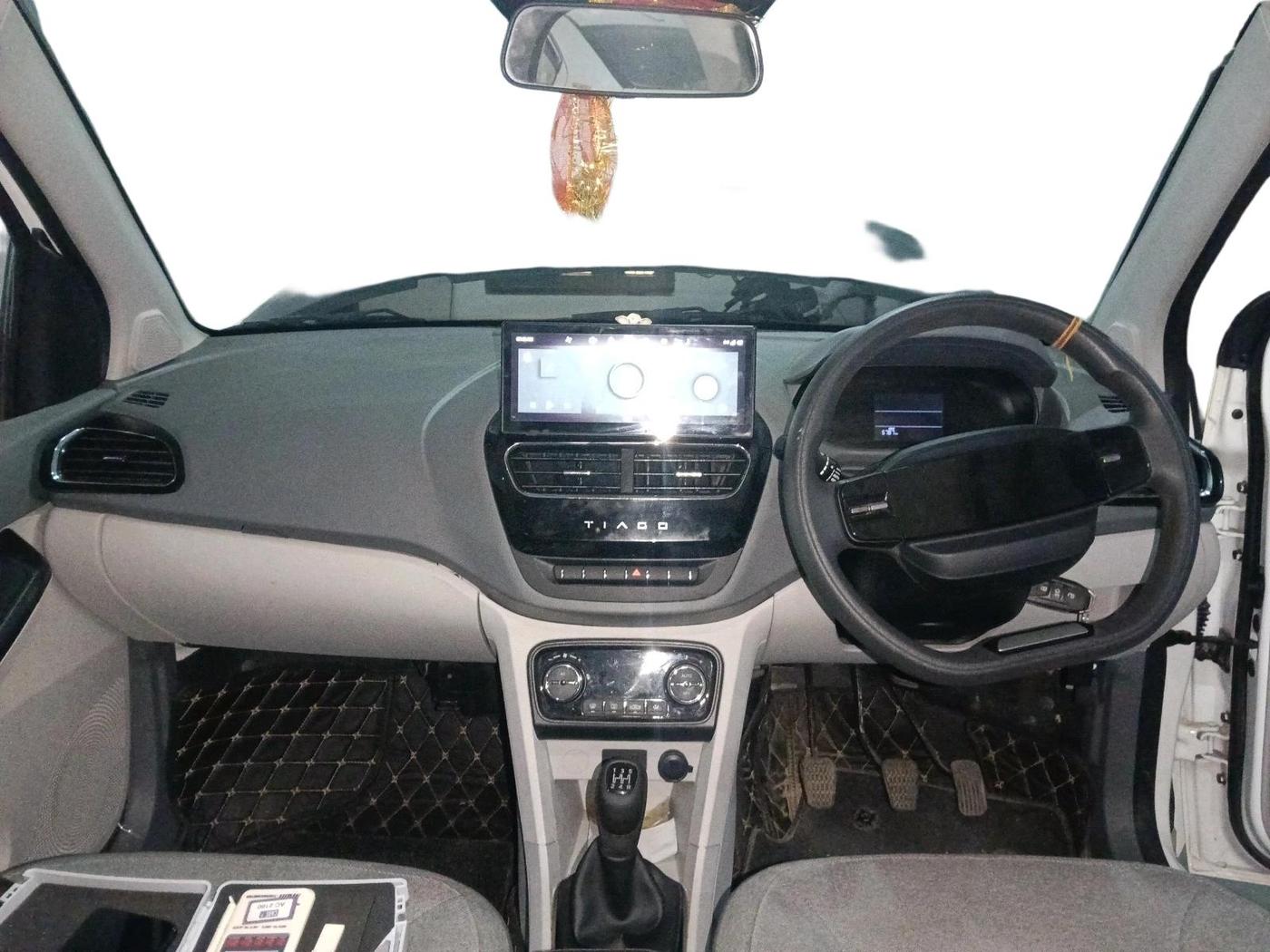 2025 Tata Tiago XZ PETROL, Petrol, Manual, 5,787 km, interior