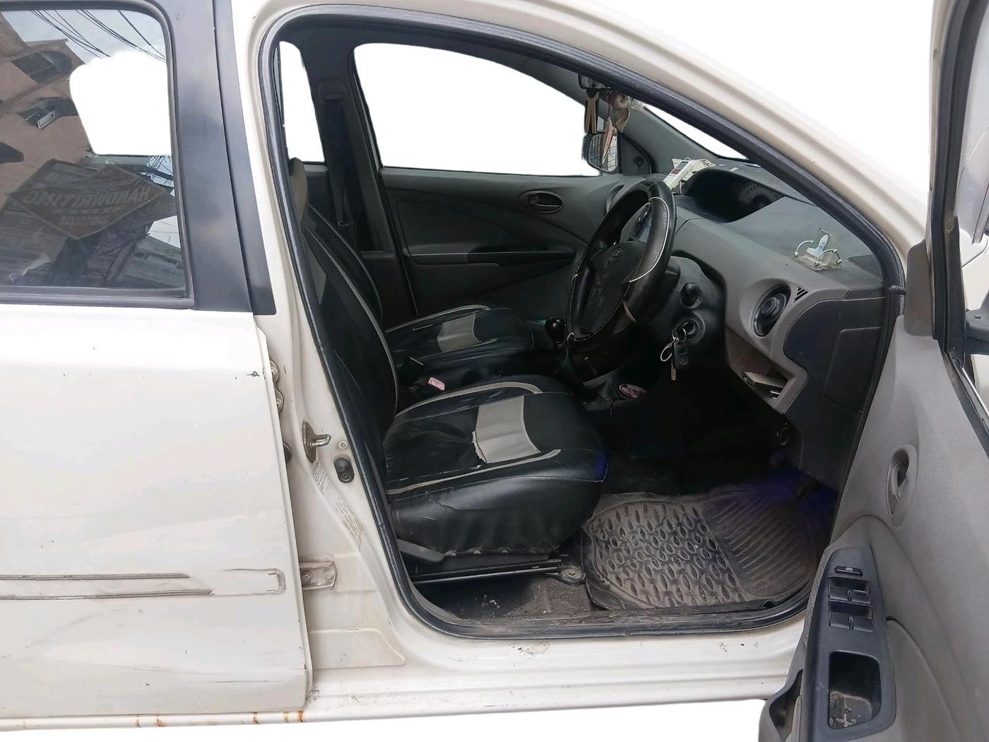 2011 Toyota Etios Liva G, Petrol, Manual, 28,254 km, interior