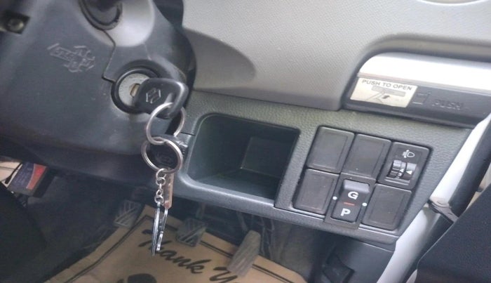 2012 Maruti Wagon R 1.0 LXI, Petrol, Manual, 83,677 km, interior