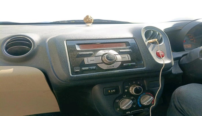 2014 Honda Amaze 1.2L I-VTEC S, Petrol, Manual, 1,14,716 km, interior