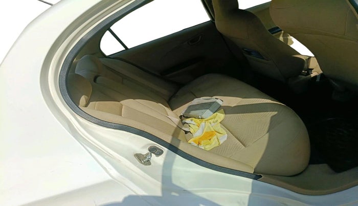 2014 Honda Amaze 1.2L I-VTEC S, Petrol, Manual, 1,14,716 km, interior