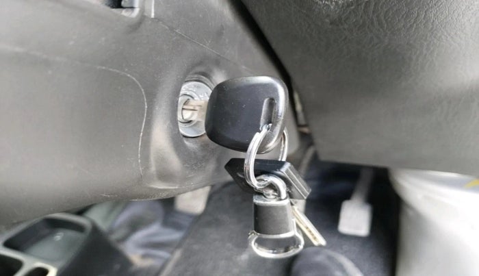 2022 Maruti Eeco 5 STR AC CNG (O), CNG, Manual, 13,246 km, interior