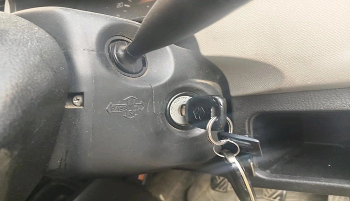 2013 Maruti Wagon R 1.0 LXI CNG, CNG, Manual, 63,945 km, interior