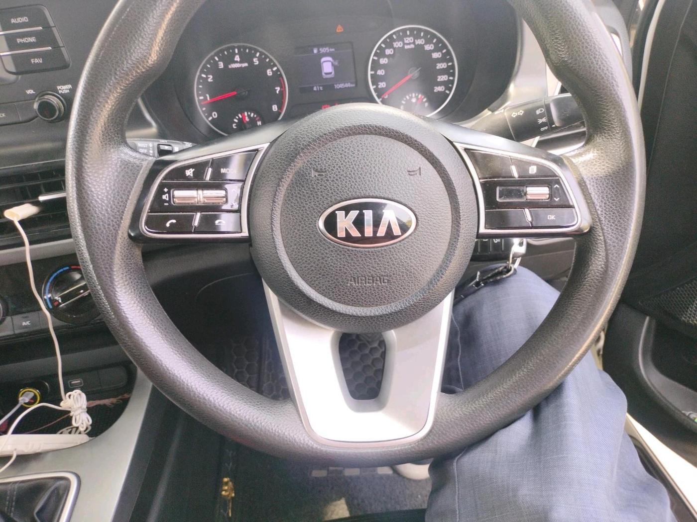 2020 KIA SELTOS HTE 1.5 PETROL, Petrol, Manual, 1,06,000 km, interior