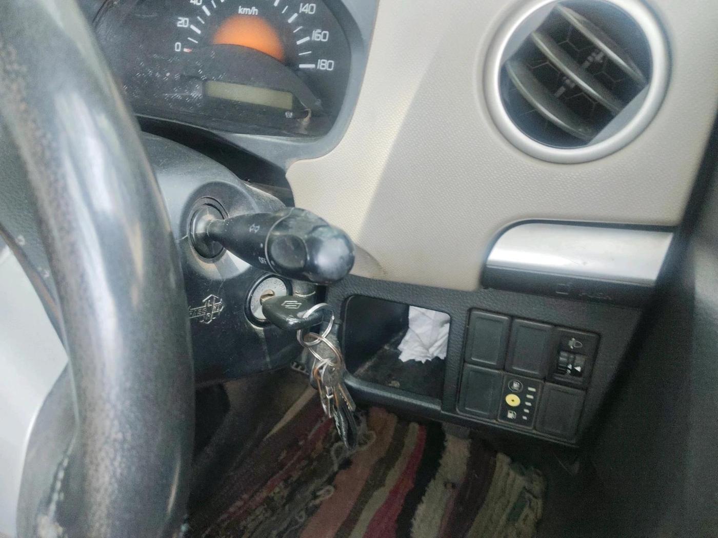 2013 Maruti Wagon R 1.0 LXI CNG, CNG, Manual, 1,16,294 km, interior