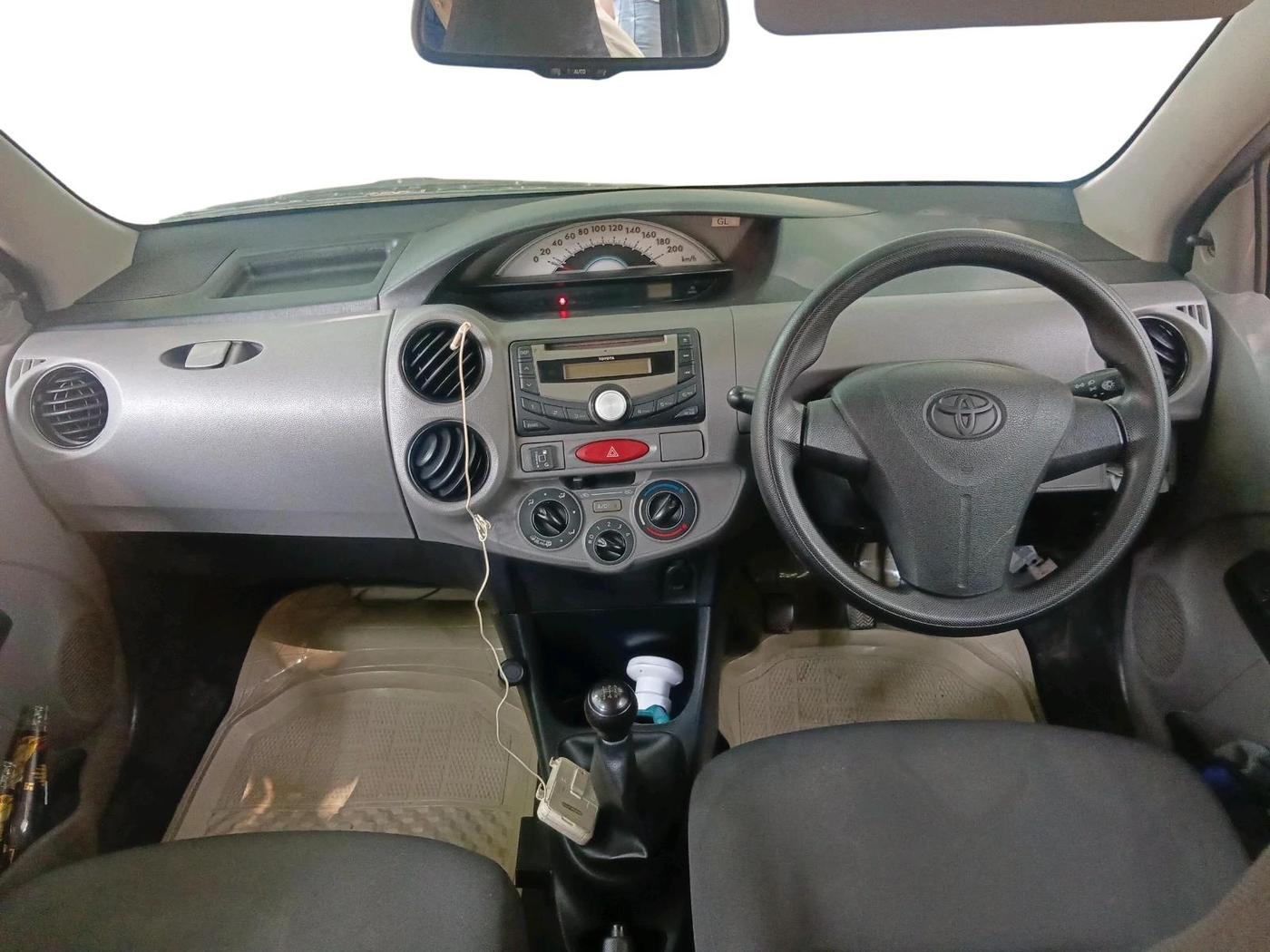 2011 Toyota Etios G, CNG, Manual, 1,15,291 km, interior