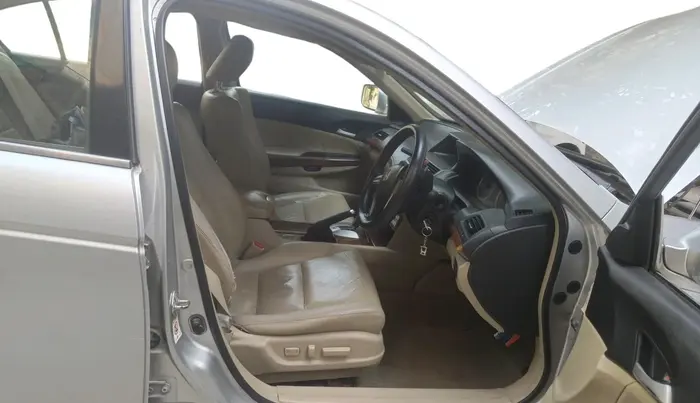 2011 Honda Accord 2.4L I-VTEC AT, Petrol, Automatic, 1,58,523 km, interior