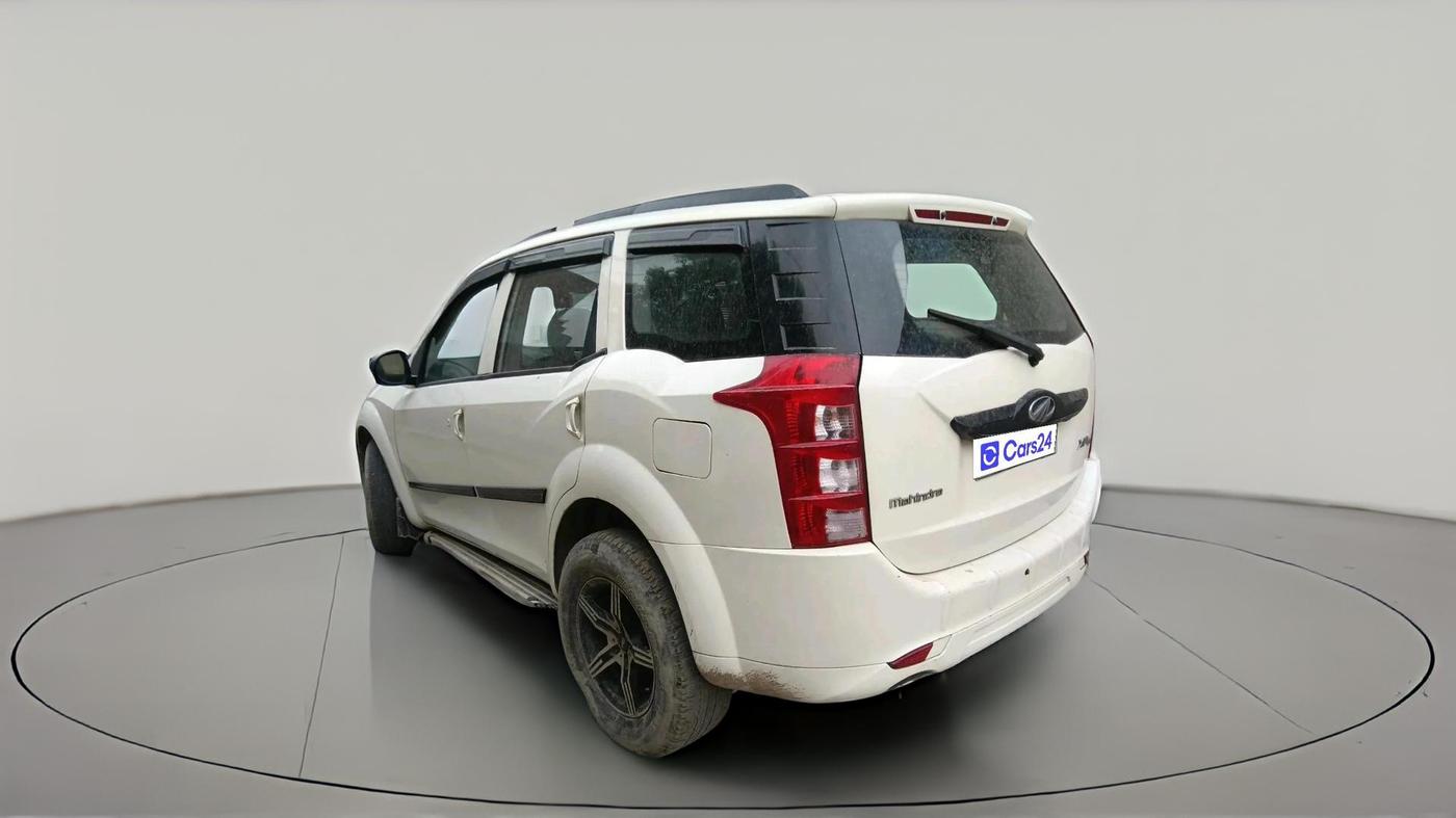 2017 Mahindra XUV500 W4 1.99, Diesel, Manual, 1,15,732 km, exterior