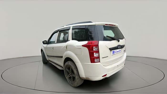 2017 Mahindra XUV500 W4 1.99, Diesel, Manual, 1,15,732 km, exterior