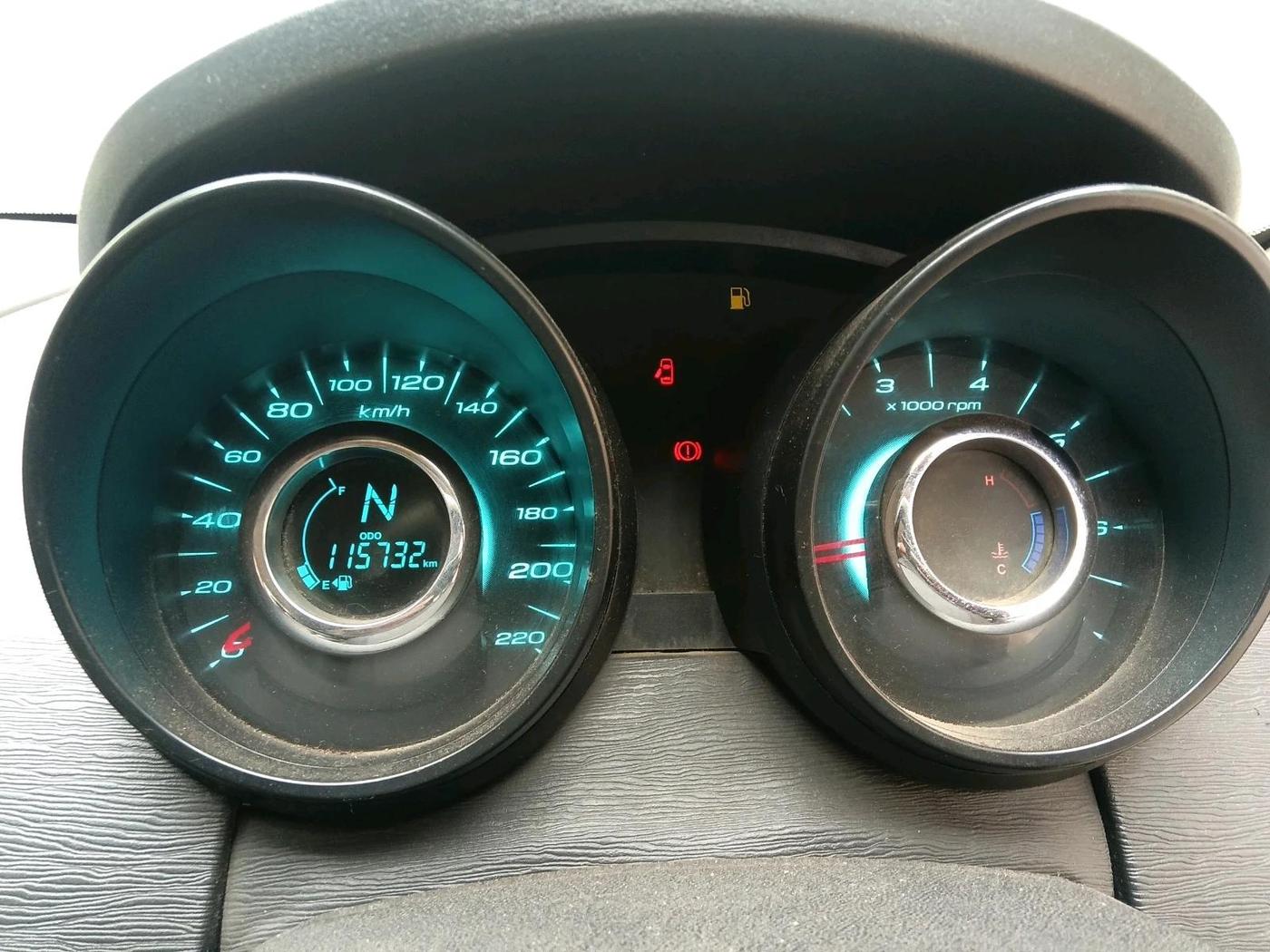 2017 Mahindra XUV500 W4 1.99, Diesel, Manual, 1,15,732 km, interior