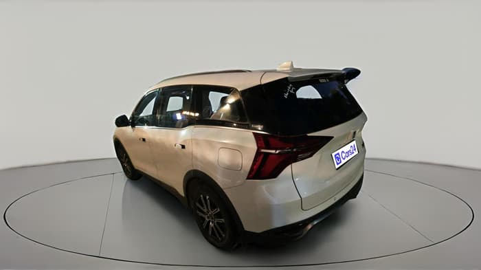 2021 Mahindra XUV700 AX 7 LUXURY P AT 7 STR, Petrol, Automatic, 45,601 km, exterior