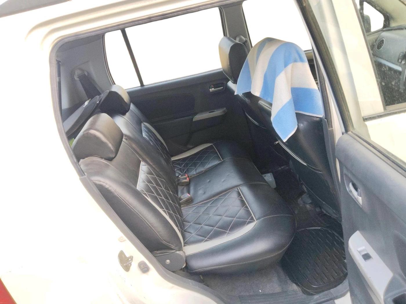 2011 Maruti Wagon R 1.0 VXI, CNG, Manual, 1,57,533 km, interior