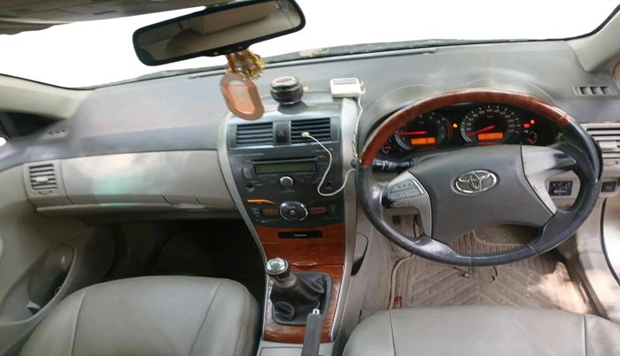 2011 Toyota Corolla Altis GL PETROL, Petrol, Manual, 1,20,744 km, interior