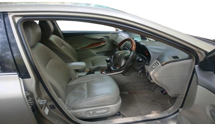 2011 Toyota Corolla Altis GL PETROL, Petrol, Manual, 1,20,744 km, interior