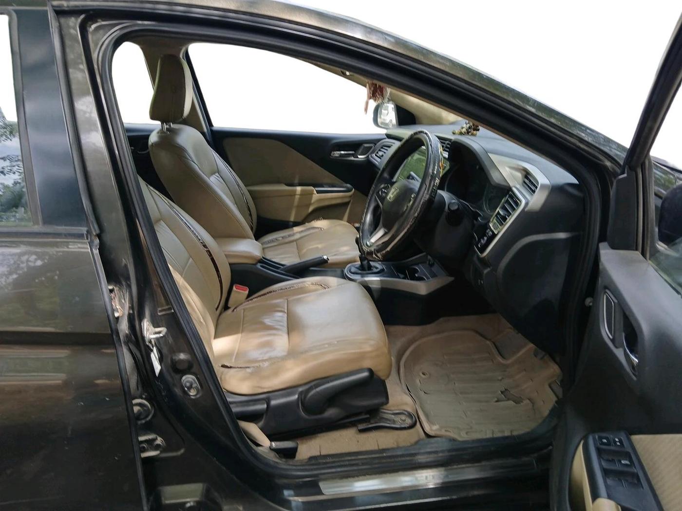 2017 Honda City 1.5L I-DTEC V, Diesel, Manual, 1,46,288 km, interior