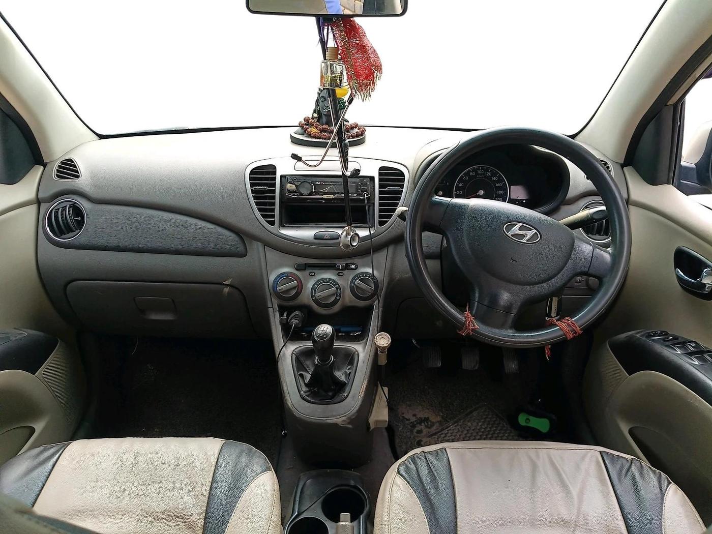 2011 Hyundai i10 MAGNA 1.2, CNG, Manual, 53,838 km, interior