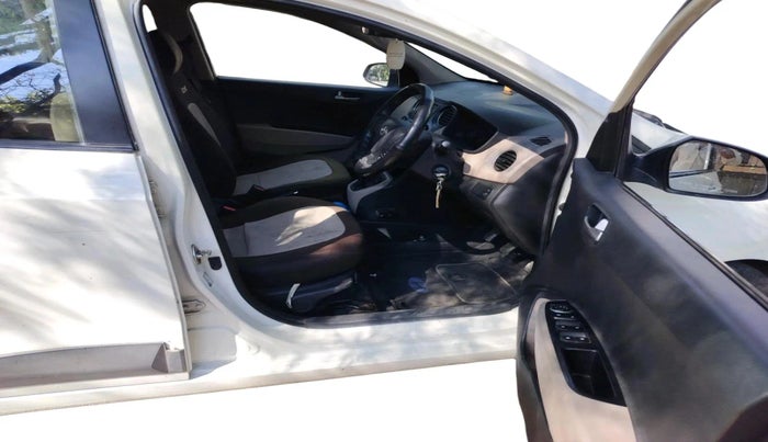 2014 Hyundai Xcent S 1.2, Petrol, Manual, 94,912 km, interior