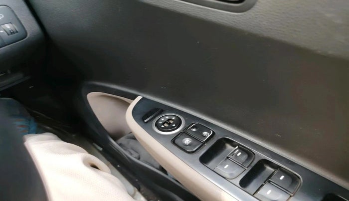 2015 Hyundai Grand i10 SPORTZ 1.2 KAPPA VTVT, Petrol, Manual, 67,381 km, interior