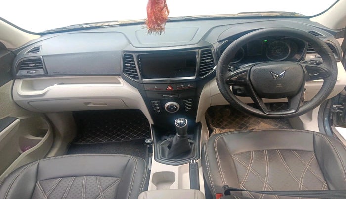 2023 Mahindra XUV300 W4 1.5 DIESEL, Diesel, Manual, 28,727 km, interior