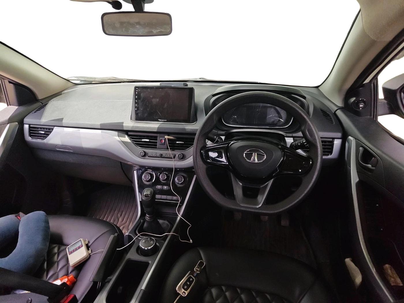 2023 Tata NEXON XM PETROL, Petrol, Manual, 25,104 km, interior
