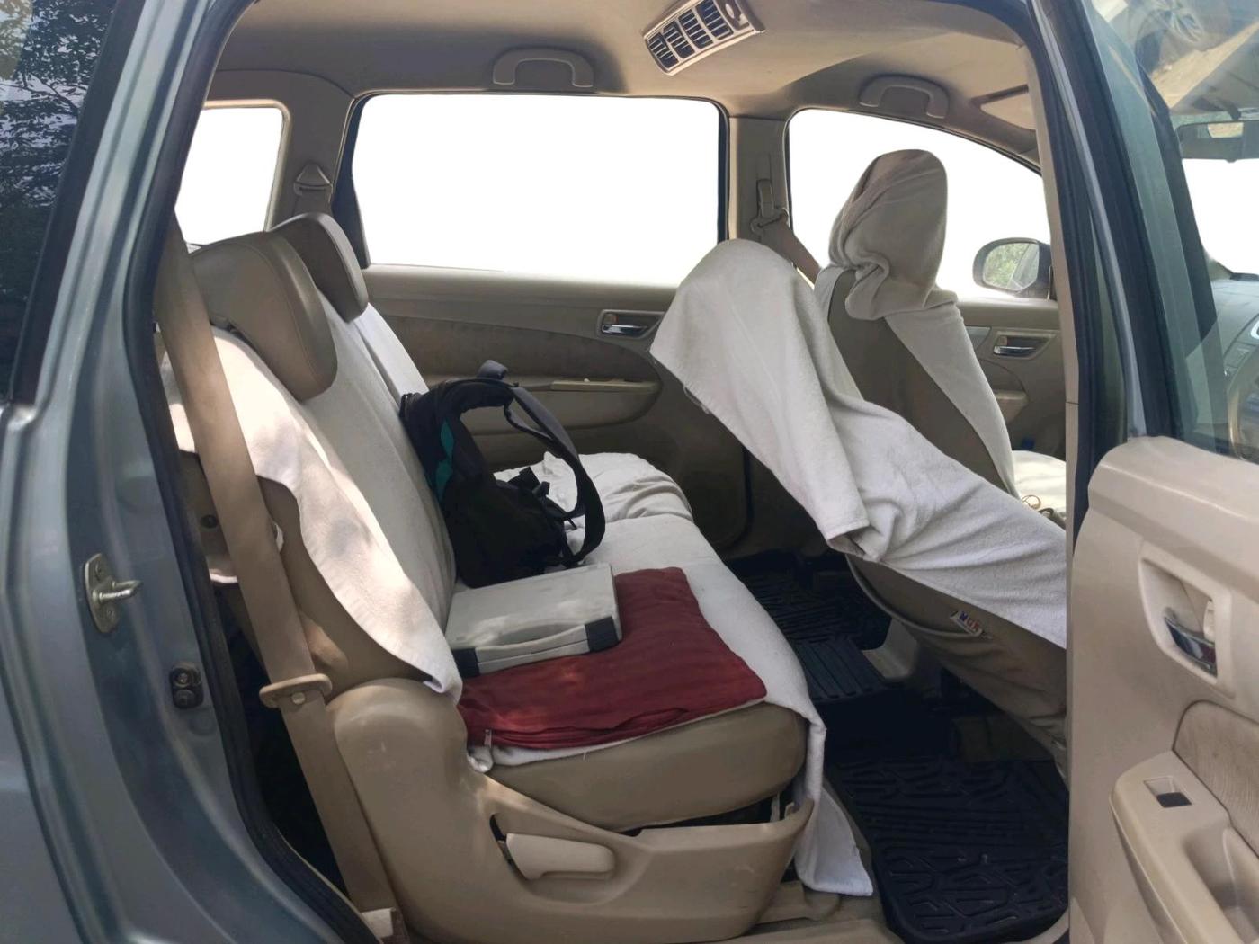 2011 Maruti Ertiga ZXI, CNG, Manual, 91,537 km, interior