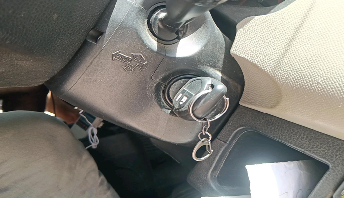 2013 Maruti Wagon R 1.0 VXI, CNG, Manual, 95,421 km, interior
