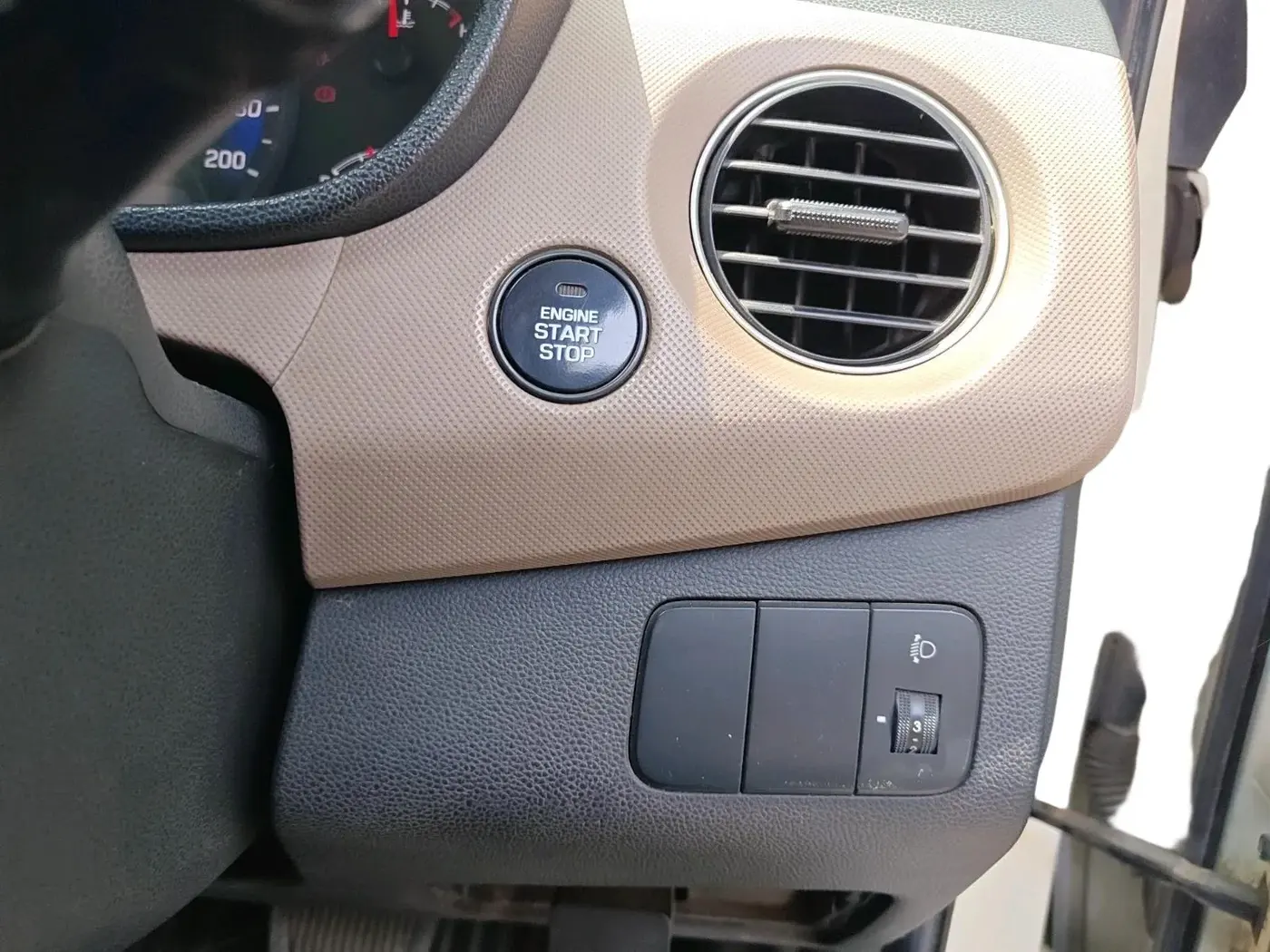 2014 Hyundai Xcent SX AT 1.2 (O), Petrol, Automatic, 90,867 km, interior