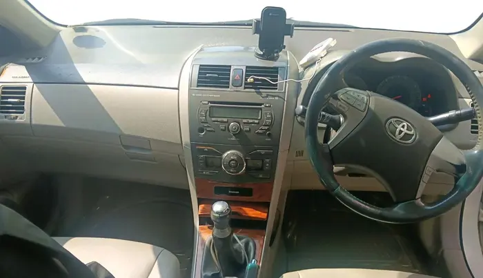 2011 Toyota Corolla Altis G PETROL, Petrol, Manual, 1,14,617 km, interior