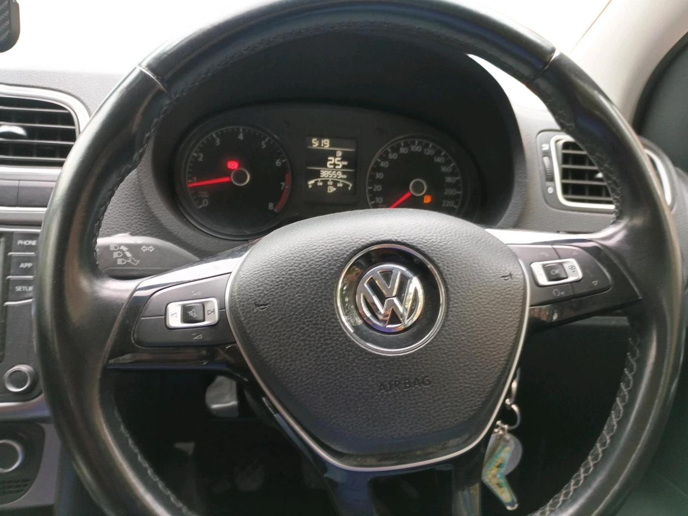 2018 Volkswagen Polo HIGHLINE PLUS 1.2(16 ALLOY, Petrol, Manual, 38,559 km, interior