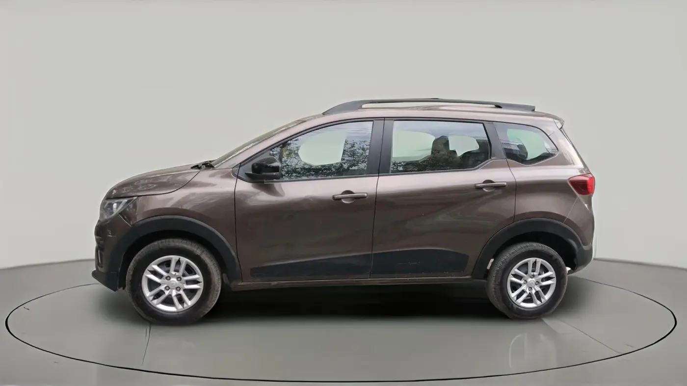 2024 Renault TRIBER RXT, Petrol, Manual, 14,110 km, exterior