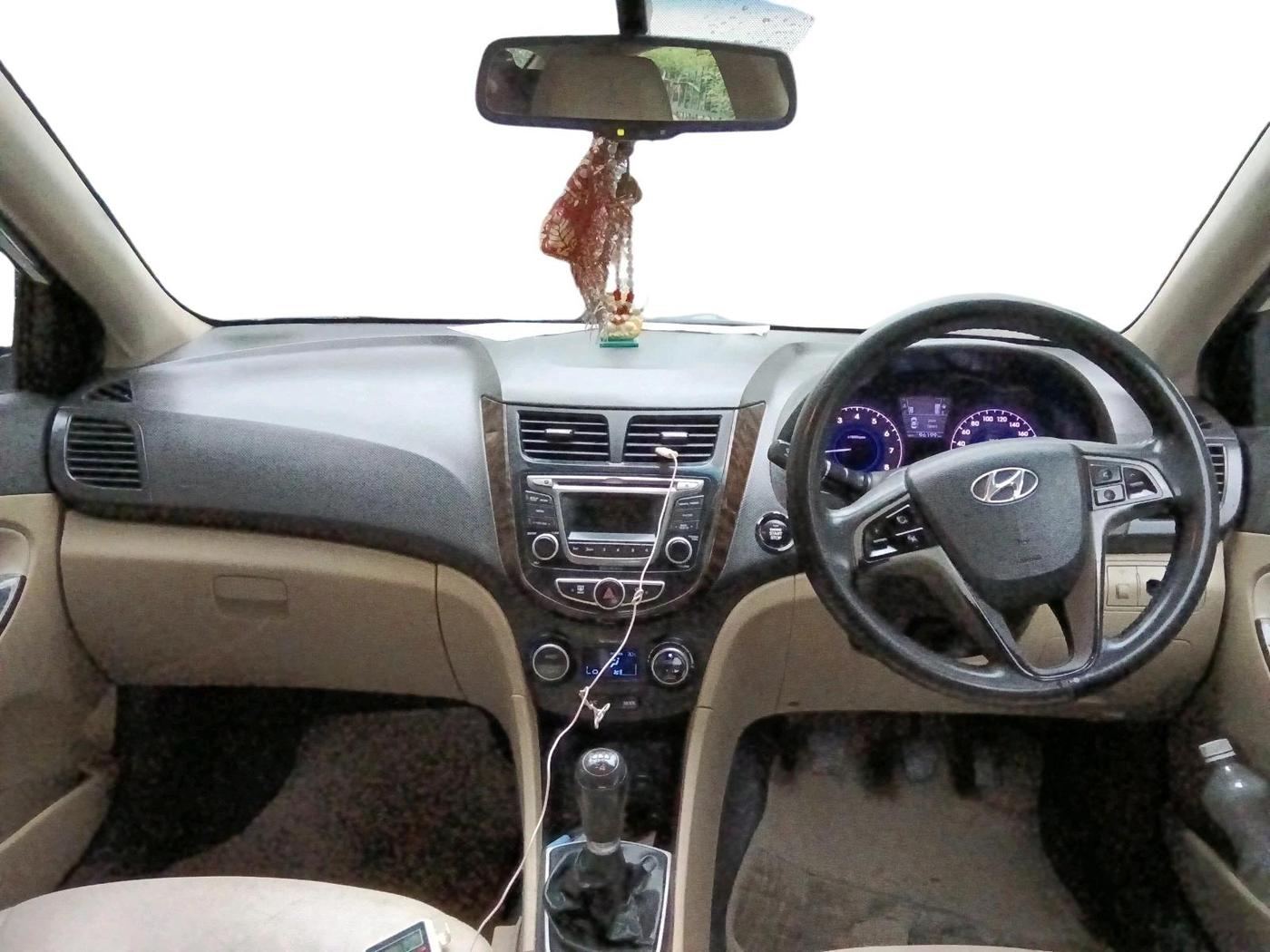 2015 Hyundai Verna FLUIDIC 4S 1.6 VTVT S(O), CNG, Manual, 96,199 km, interior