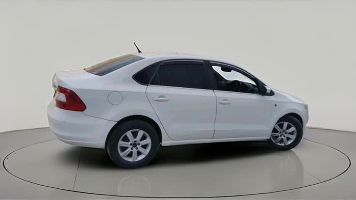 2014 Skoda Rapid AMBITION 1.6 MPI MT PLUS, Petrol, Manual, 87,978 km, exterior
