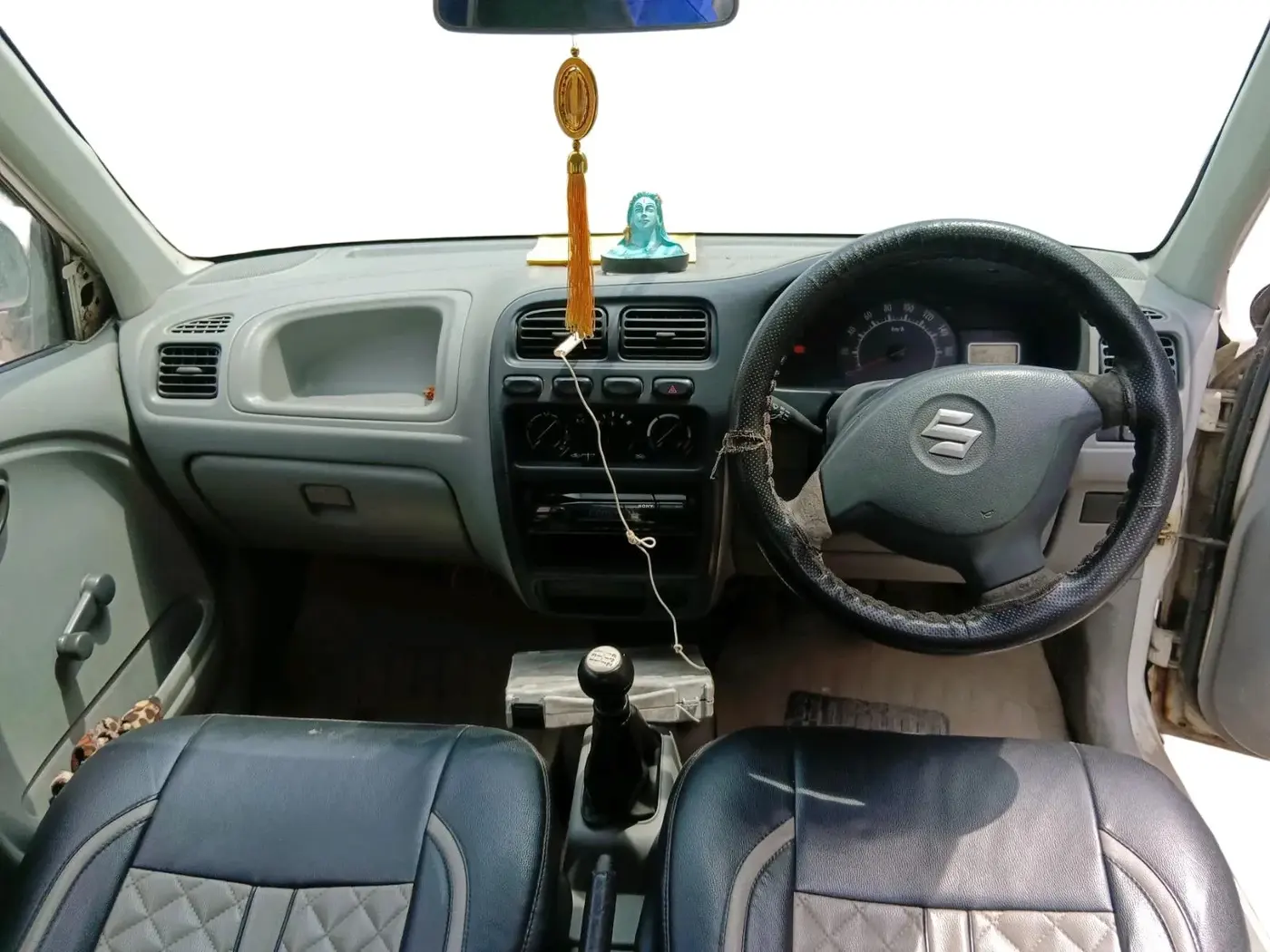 2014 Maruti Alto K10 LXI, CNG, Manual, 1,29,378 km, interior