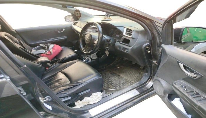 2016 Honda BR-V 1.5L I- DTEC S, Diesel, Manual, 1,15,760 km, interior