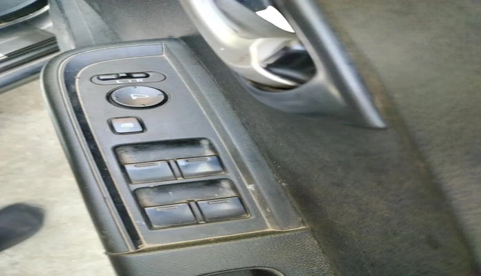 2016 Honda BR-V 1.5L I- DTEC S, Diesel, Manual, 1,15,760 km, interior