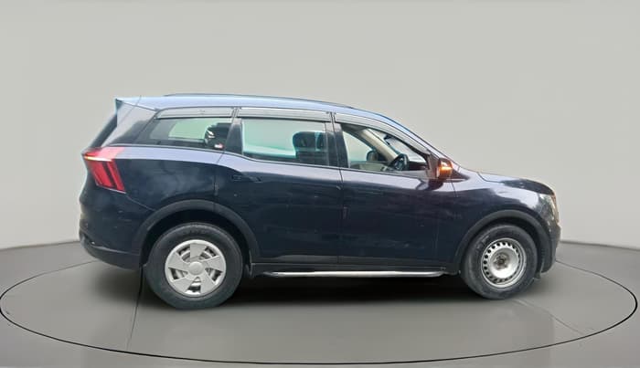 2022 Mahindra XUV700 MX P MT 5 STR, Petrol, Manual, 57,503 km, exterior