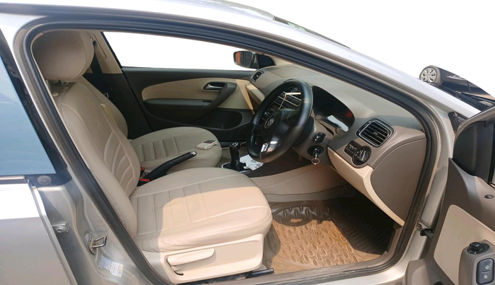 2011 Volkswagen Vento HIGHLINE 1.6 MPI, Petrol, Manual, 1,16,729 km, interior