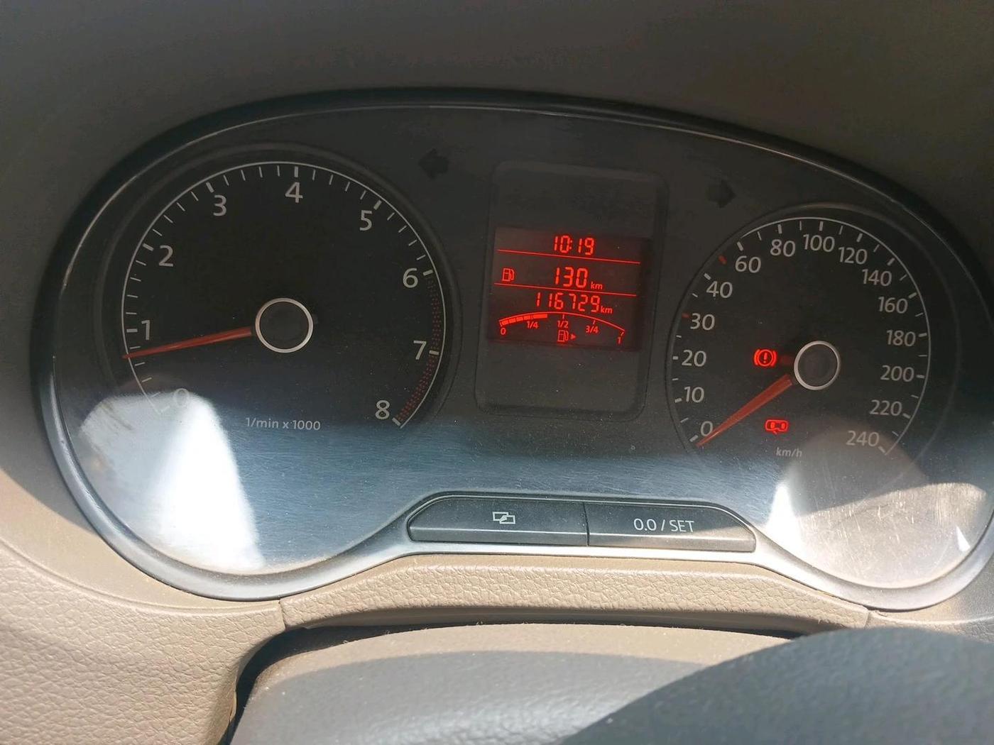 2011 Volkswagen Vento HIGHLINE 1.6 MPI, Petrol, Manual, 1,16,729 km, interior