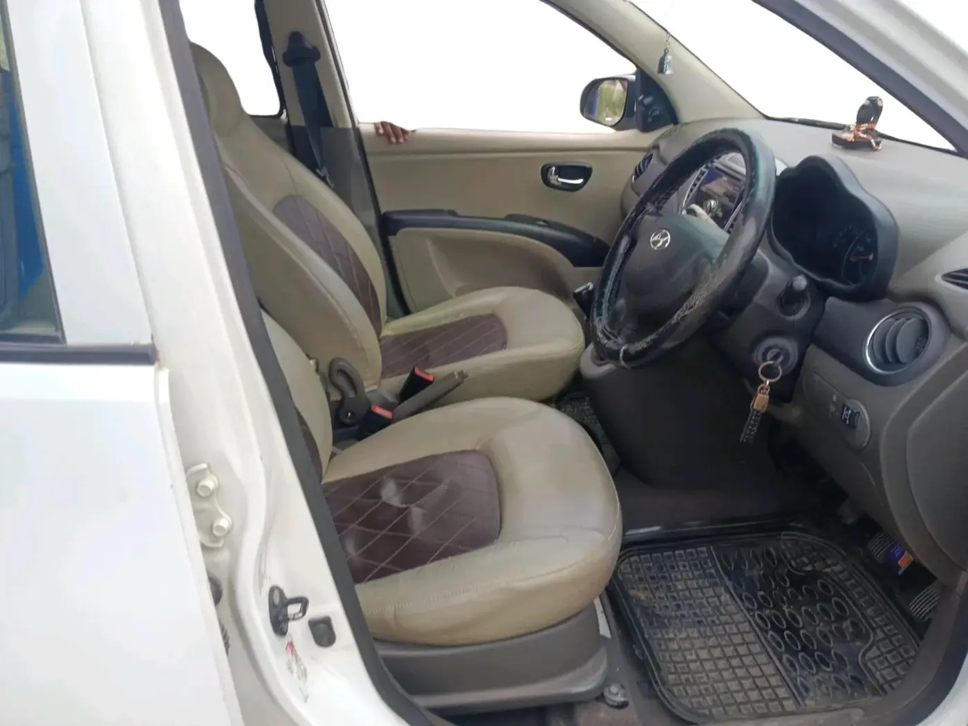 2012 Hyundai i10 MAGNA 1.1, CNG, Manual, 81,245 km, interior