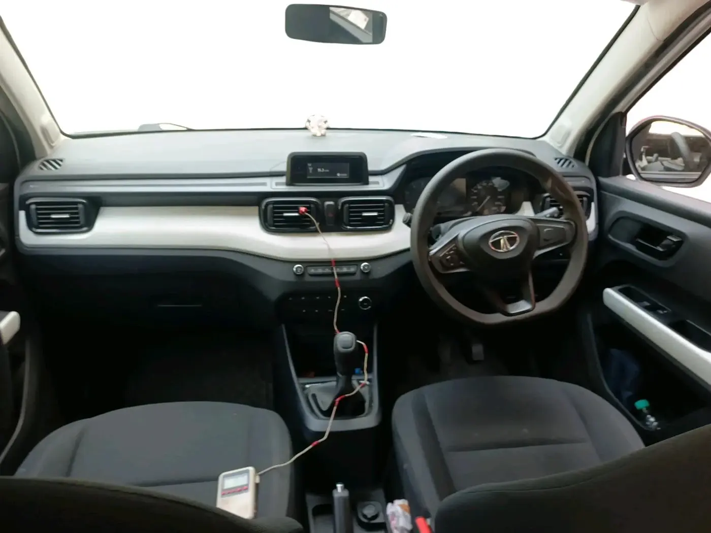 2023 Tata PUNCH PURE MT, Petrol, Manual, 35,647 km, interior