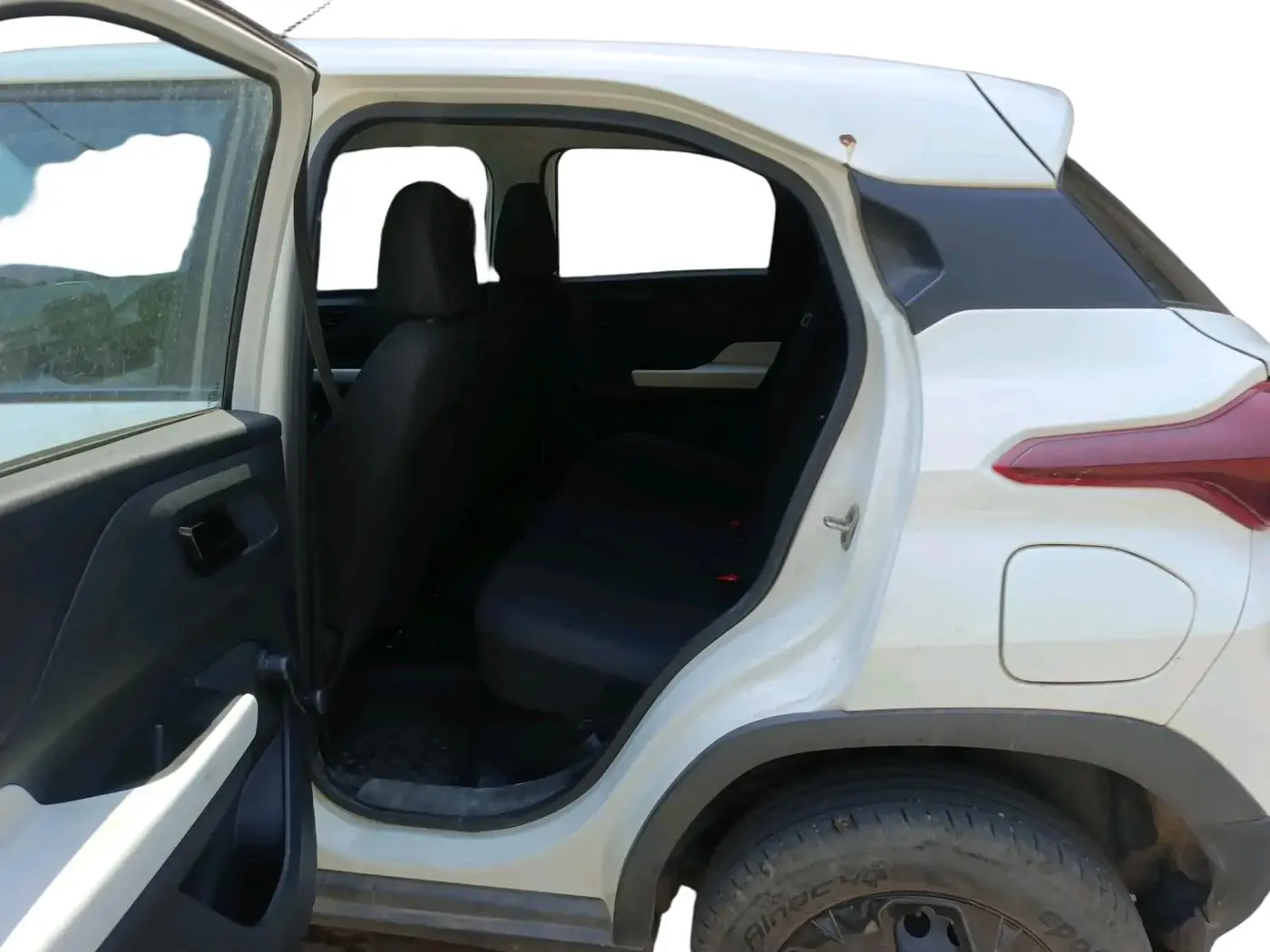 2023 Tata PUNCH PURE MT, Petrol, Manual, 35,647 km, interior