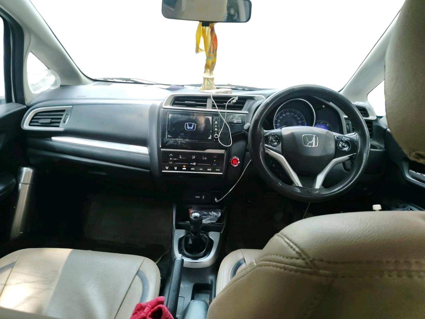 2017 Honda WR-V 1.5L I-DTEC VX MT, Diesel, Manual, 1,05,904 km, interior