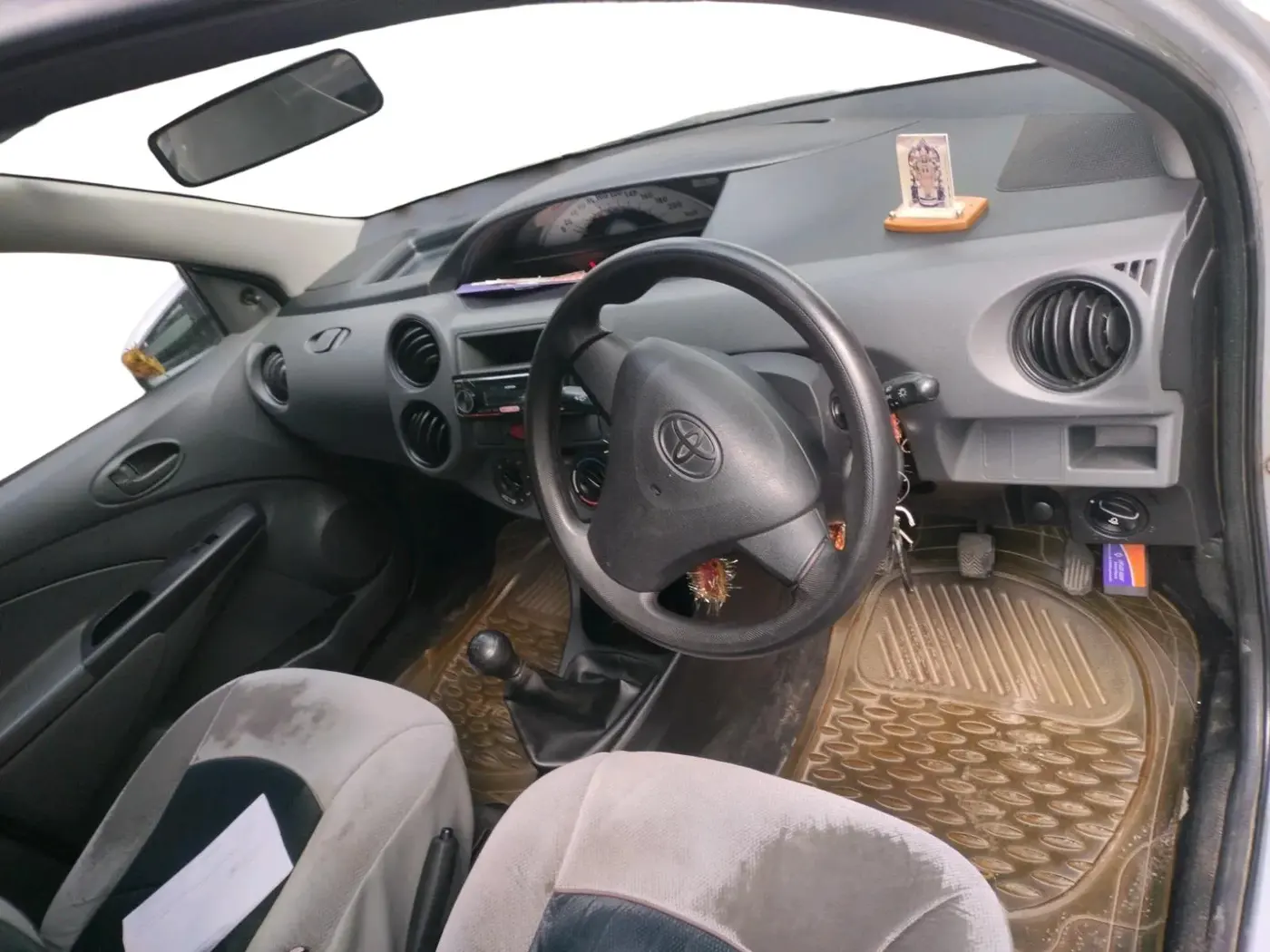 2012 Toyota Etios G, Petrol, Manual, 68,200 km, interior
