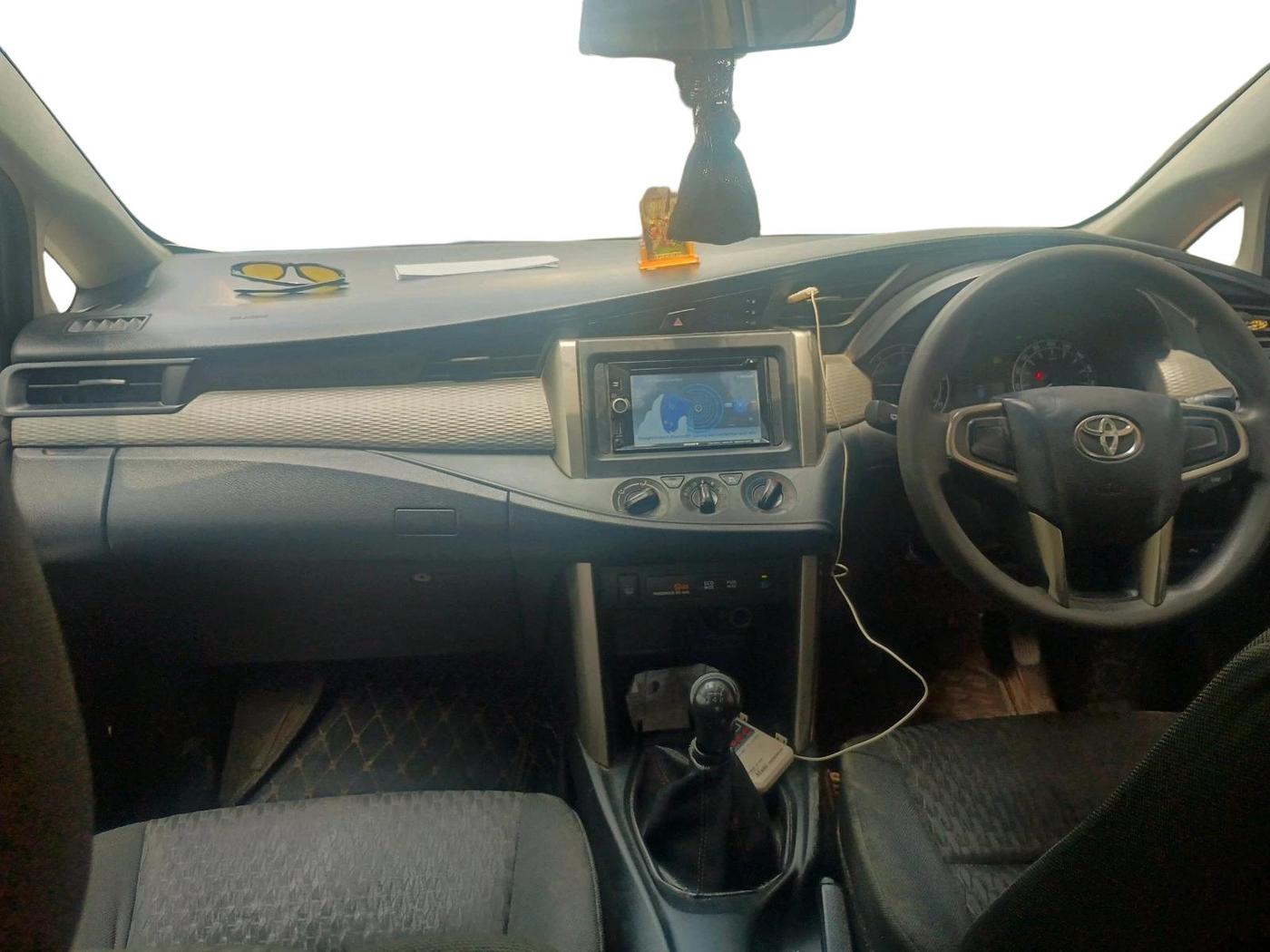 2017 Toyota Innova Crysta 2.4 G 7 STR, Diesel, Manual, 1,66,063 km, interior