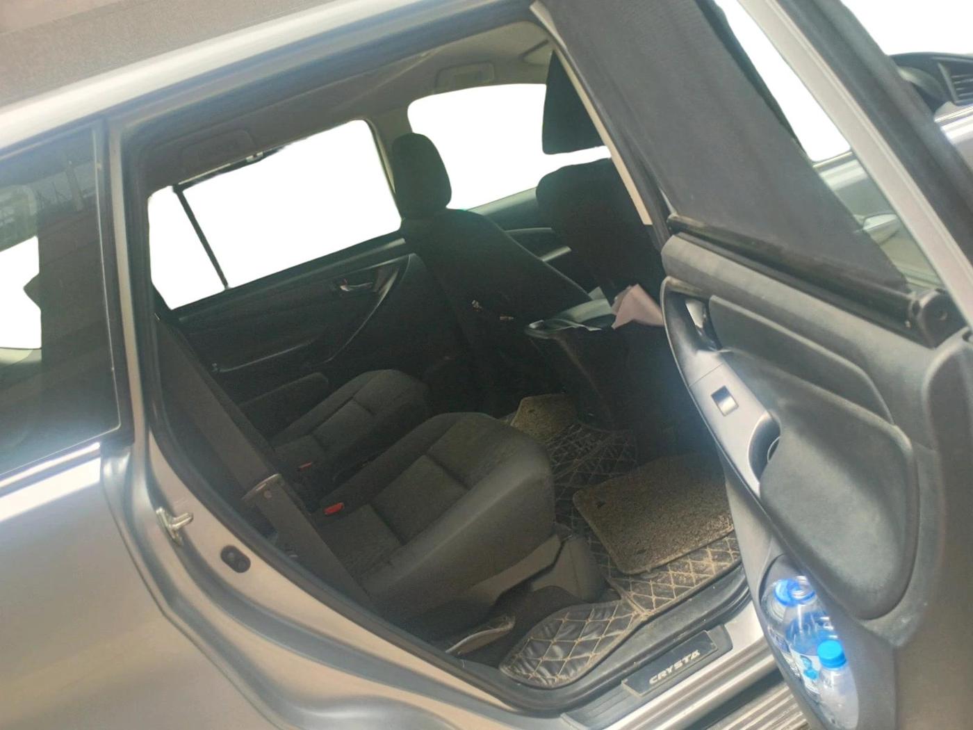 2017 Toyota Innova Crysta 2.4 G 7 STR, Diesel, Manual, 1,66,063 km, interior